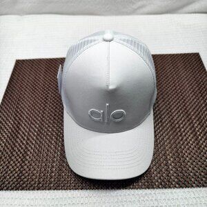 🔥NWT🔥ALO Yoga Lightweight Baseball Cap | Moisture-Wicking & Adjustable Fit